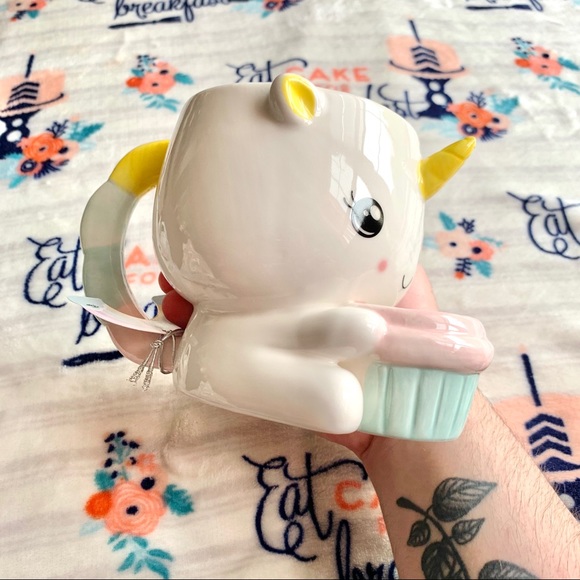 LAST 1! 🦄 Unicorn Eating Cupcake Mug 🦄 - Picture 4 of 7